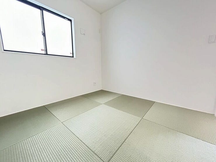 リビング横の便利な和室スペース