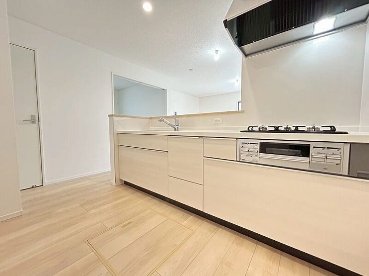 機能美と収納力を兼ね備えたシステムキッチン