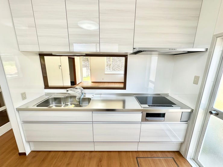 収納充実のシステムキッチン♪