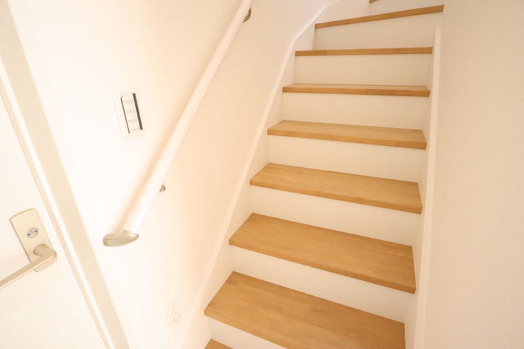 ◇リビング階段◇ 同仕様
ご家族と自然と顔を合わせられるリビング階段仕様♪