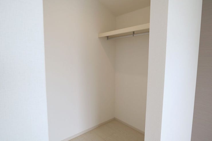 ◇ウォークインクローゼット◇ 同仕様
季節物のお洋服などしっかり収納できます♪旅行鞄などかさばる収納もすっきり片付きますね♪