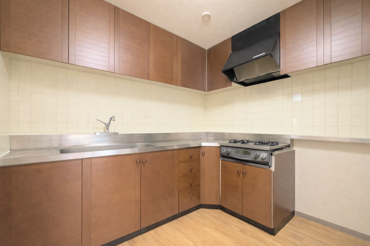 キッチンとリビングダイニングの距離が近いので料理しながら家族との会話も弾みそう♪
ゆとりのワークトップで配膳用のお皿を並べながらの調理もできそうですね。