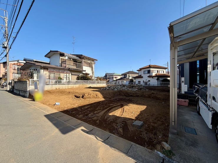 徒歩約4分の距離にスーパーあり◎小学校も徒歩10分圏内なので安心♪