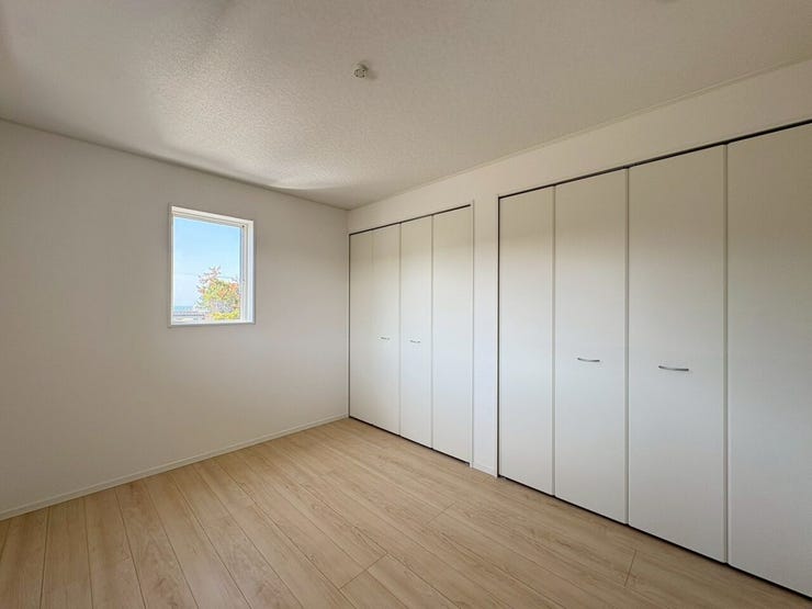 2面採光で明るく開放的な洋室。毎日の生活が爽やかに!