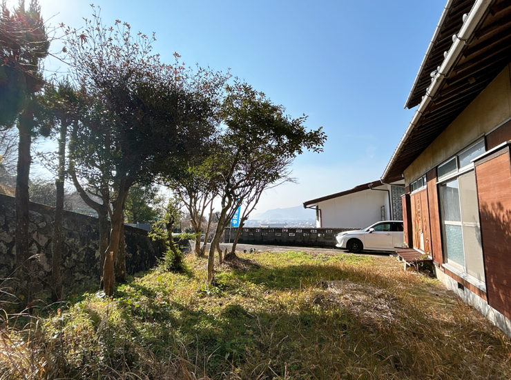 広いカースペースがあり、来客時や荷物の積み込みもスムーズです!