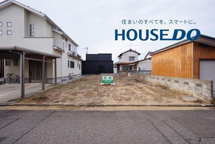 【外観】
土地面積153.78㎡(約46.51坪)・東側間口約9.10m♪現況更地で現況渡しとなっており、建築条件はございません♪皆様よりのお問い合わせお待ちしております♪