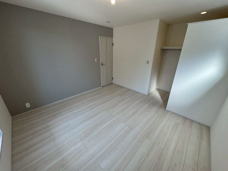 アクセントクロスがポイントの洋室