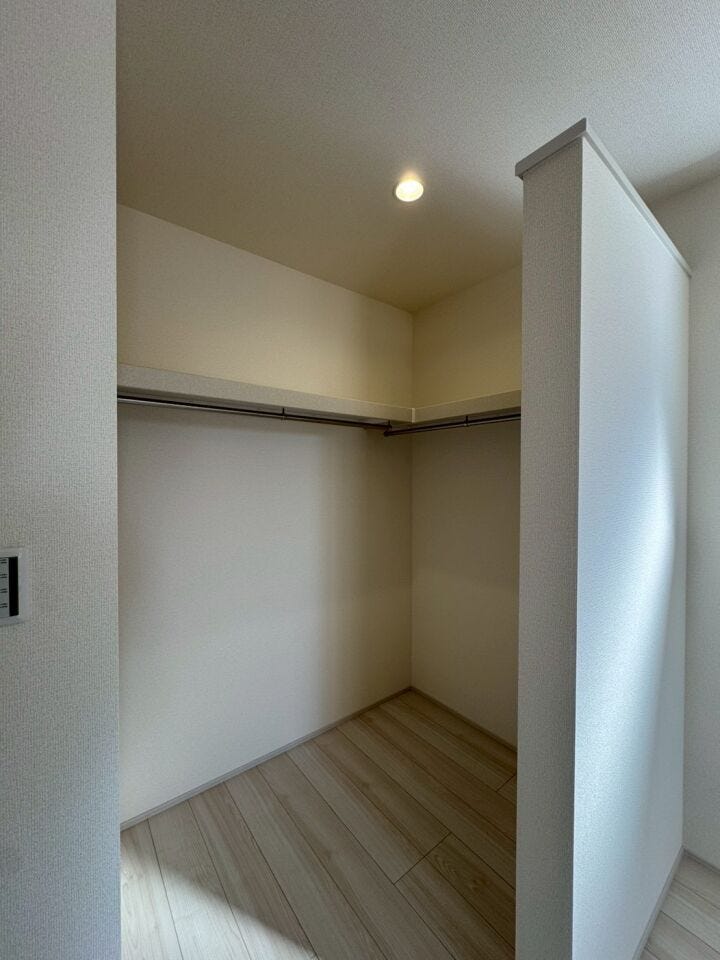 収納力のあるウォークインクローゼット