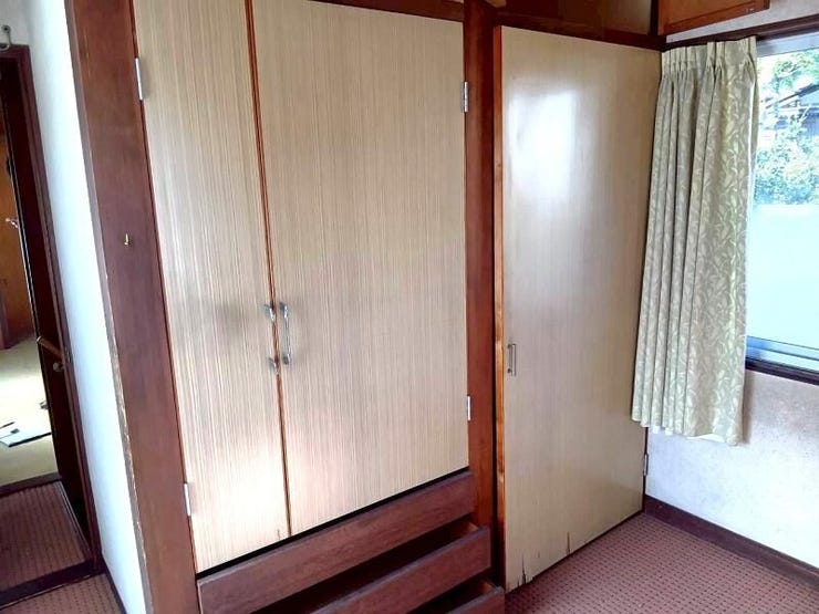 2階3.5帖洋室の収納です♪