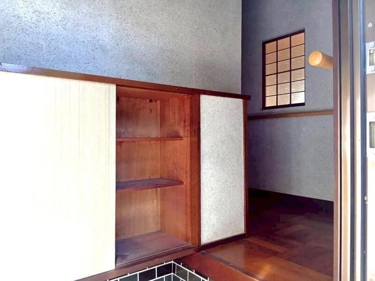 玄関には靴箱が設置されています♪