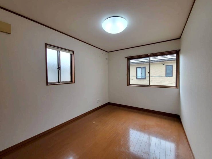 2面採光の明るい洋室♪お子様の一人部屋デビューにもいいですね♪