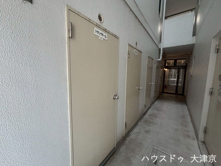 季節物やアウトドア用品の収納に便利なトランクルーム