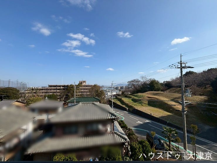 青空と街並みを見渡せる心地よい眺望♪