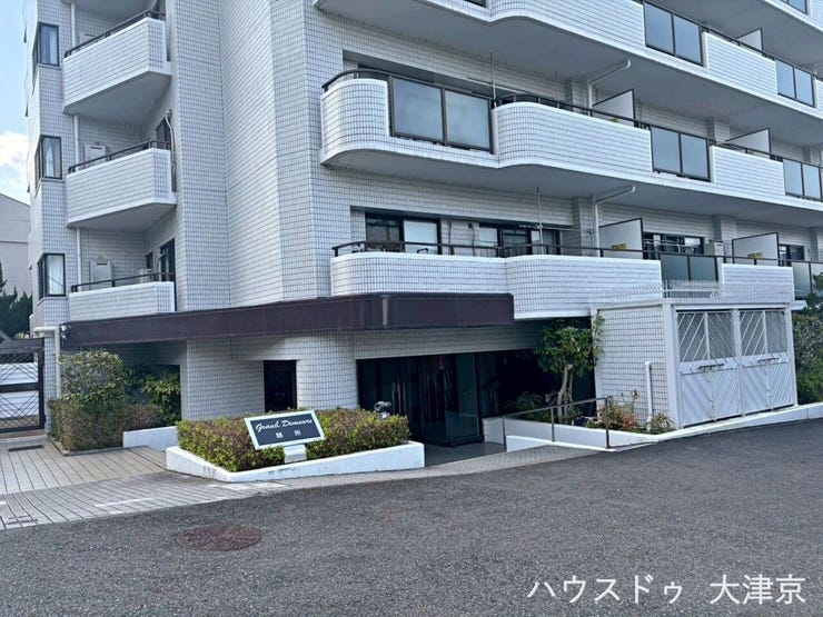 駐車スペース確保で車利用にも便利です。