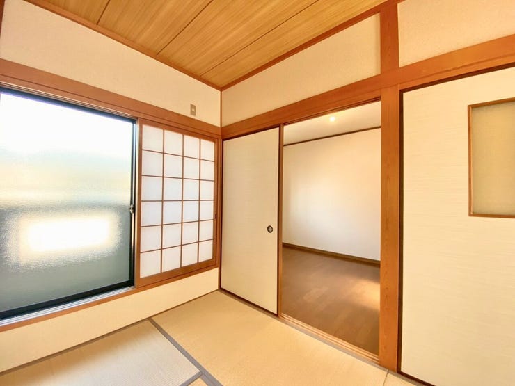 3階 和室
洋室と繋がっております