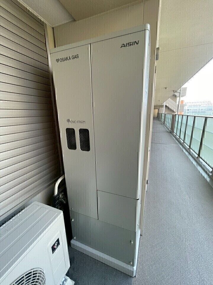 エネファームも設置♪
家庭内で電気使用し、余った分は売電できるので光熱費節約も◎