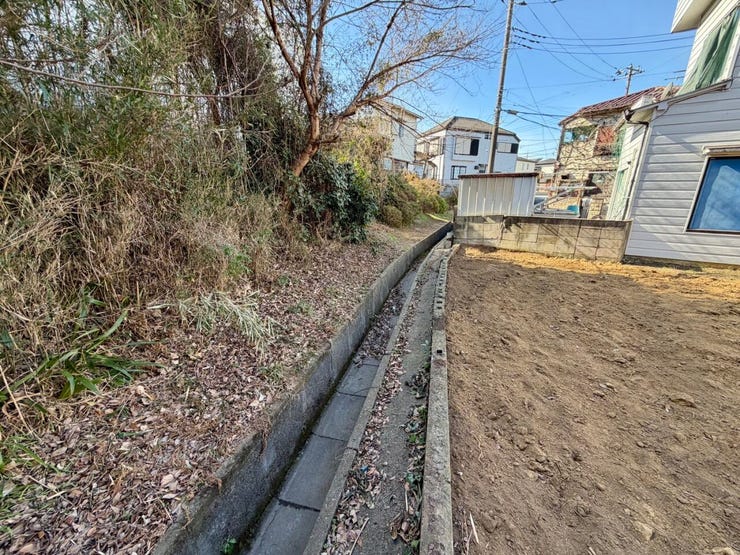 新緑の季節は緑あふれる景色が窓辺に映る予感がします♪