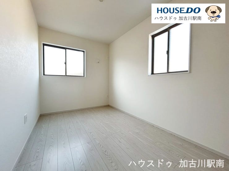 2面採光の明るい洋室☆