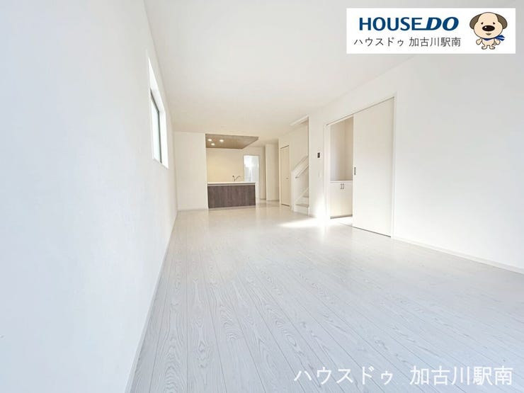 広いリビングでホームパーティーはいかがですか?