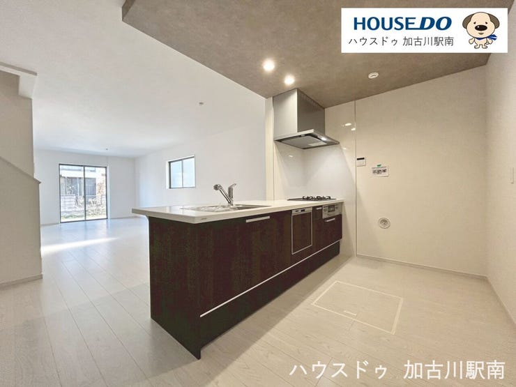 三口ガスコンロ+グリル付きで、同時調理もスムーズです♪