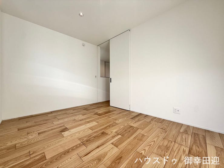 ■2階6.0帖洋室■心からリラックスできる静けさ、上質な眠りで、毎日をリセットします。明日への活力を養う空間です。