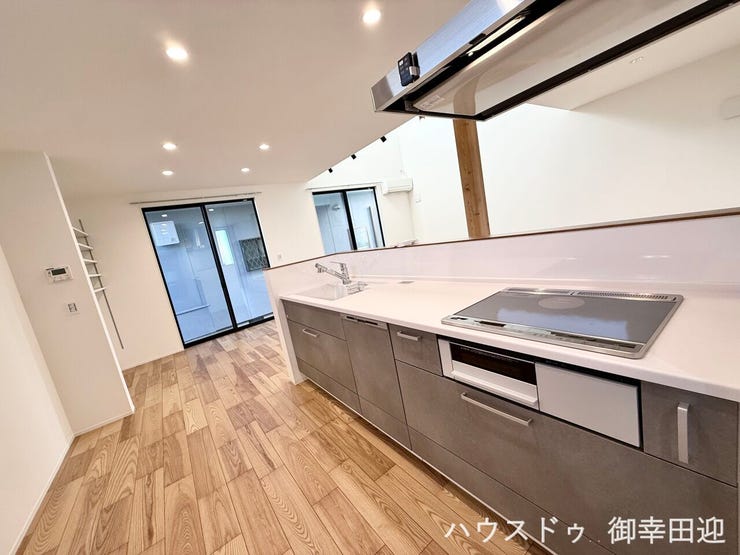 ■家族の「美味しい」が集まる舞台■高い機能性と美しいデザインを両立。料理する人も、待つ人も、笑顔になれる場所です。