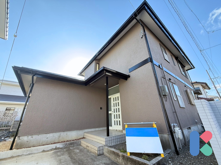 「表札はどんなデザインが合うだろうか」「あの部屋は自分の部屋にしたいな」「ほしいと思っているあのソファは置けるかな」など自分がここに住んだら、どのようにしようかと考えながら楽しくご内覧ください♪