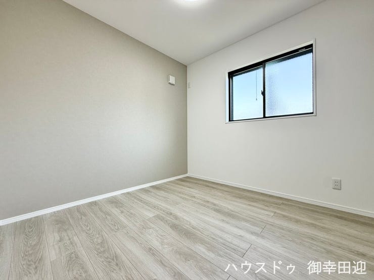 ■4.5帖洋室■寝室、書斎、趣味の部屋。家族の成長やライフスタイルに合わせ、様々な使い方ができる快適な空間です。