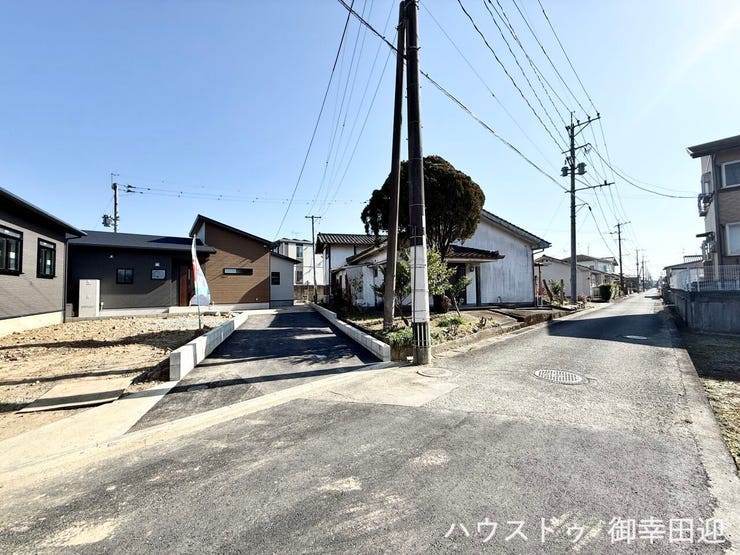 ■車と趣味の幅が広がる場所■単なる駐車スペースではない、洗車やタイヤ交換、DIYにも使える多目的な屋外スペースです。