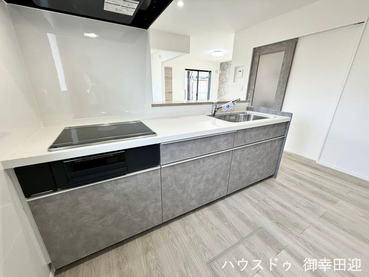 ■家族の「美味しい」が集まる舞台■高い機能性と美しいデザインを両立。料理する人も、待つ人も、笑顔になれる場所です。