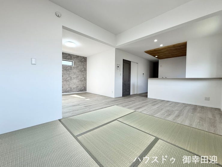 ■4.5帖和室■ゲストをもてなし、昼寝や家事にも使える、畳のぬくもりが心地よい多目的万能スペース。