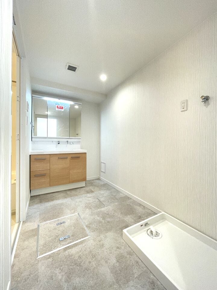 ◇洗面◇
清潔感のある洗面台です。お掃除もしやすく、身だしなみや、自分を綺麗にする場所だからこそ清潔にしていたいですね。