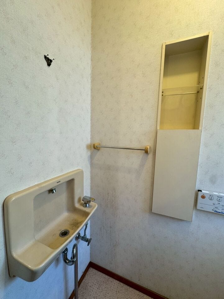 2階トイレ内の洗面台