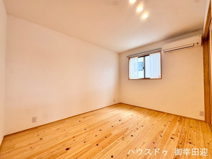 ■2階6帖洋室■心からリラックスできる静けさ、上質な眠りで、毎日をリセットします。明日への活力を養う空間です。