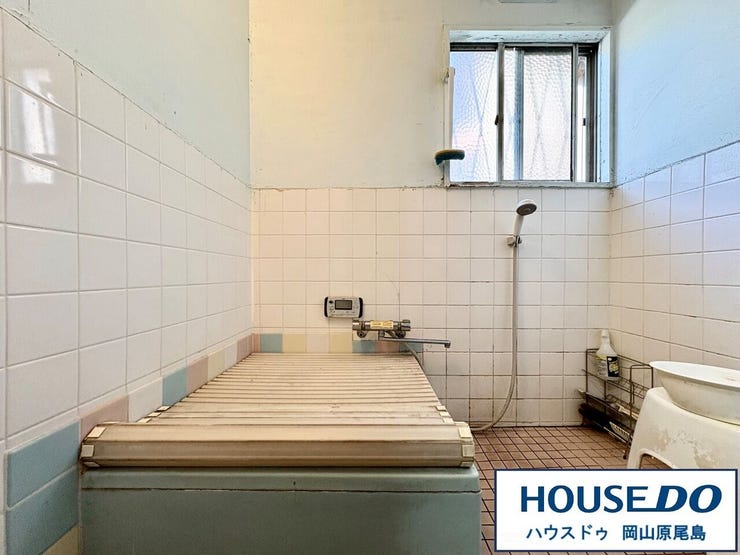 ゆったりとしたバスルームは日々の疲れを癒してくれます。