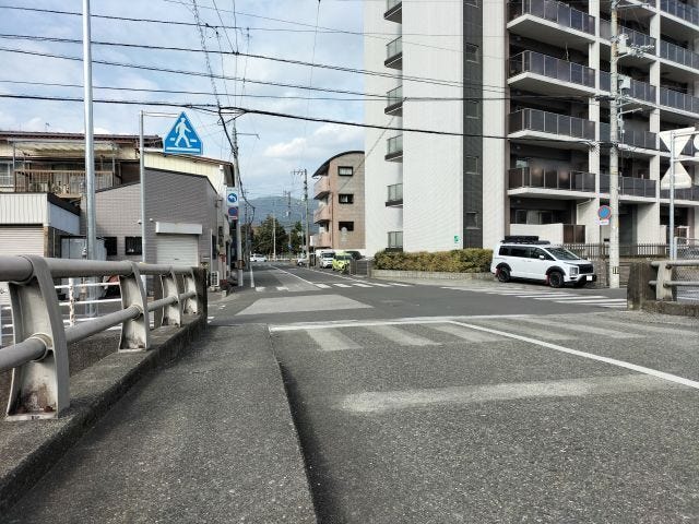 西側道路 南から北方向