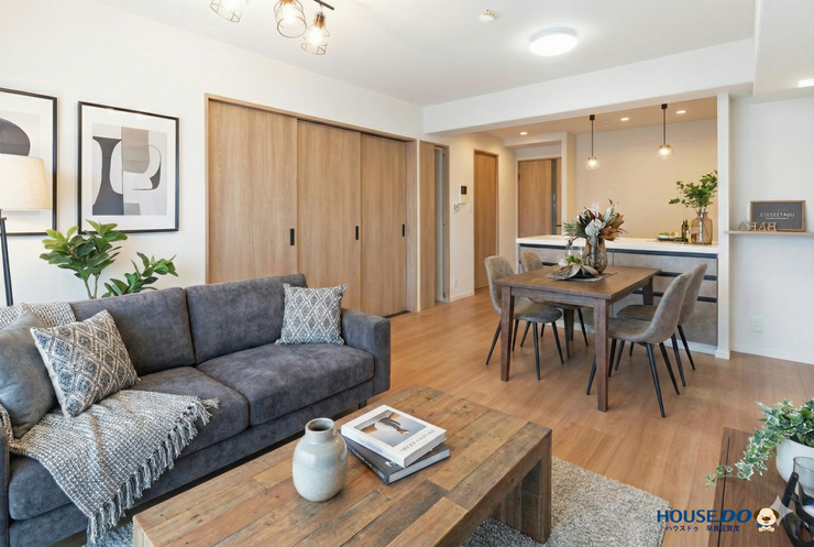 フラットな対面キッチンを採用。空間全体を見渡せる、開放的なレイアウトです。
2026年4月中旬リノベ完了予定
※リノベ後のイメージです。