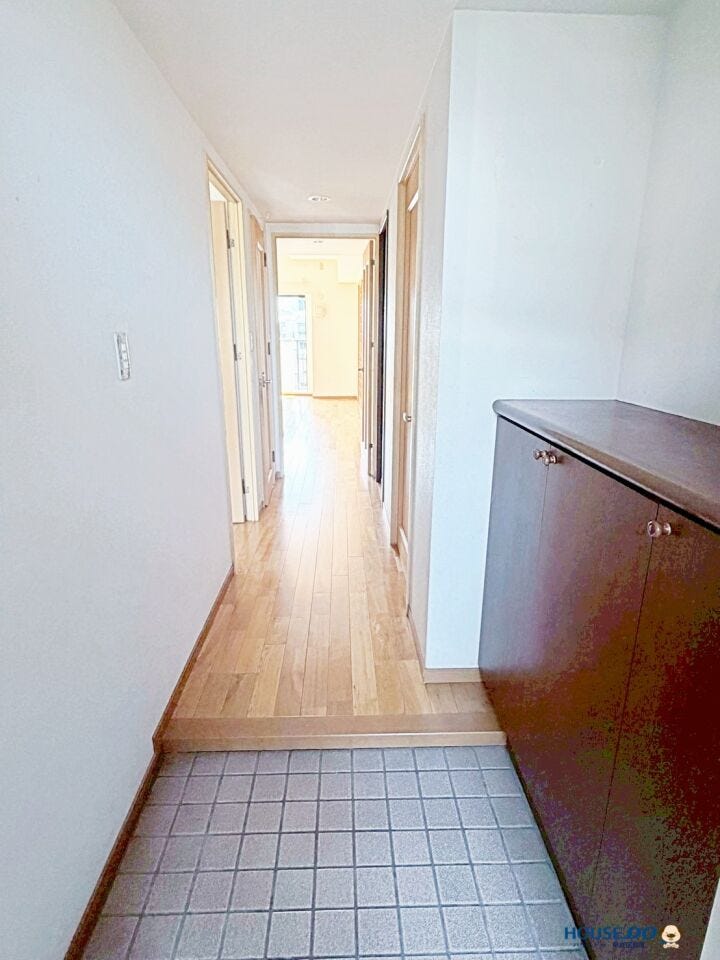 エレベーター非停止階。
居住者中心の動線で、落ち着いた環境が保たれます。