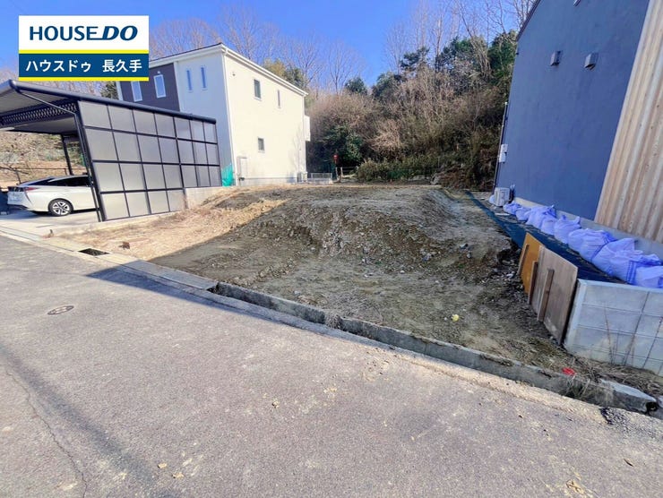 【外観】
お住まい購入に向けての『質問』・『疑問』。具体的に何を準備をして進めたらいいのか?些細な事でも何でも質問して下さい。安心してお住まいが購入出来るようサポート致します!