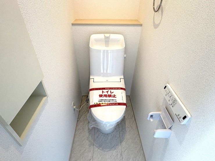 温水洗浄便座♪
寒い季節も快適です♪