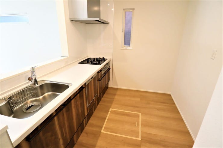 キッチン 同仕様
使い勝手の良いカウンターシステムキッチン♪
家族の様子を見守りながら家事ができます♪