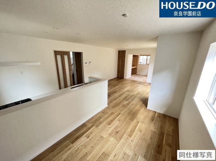 キッチンからダイニング、リビング全体を見渡せるので、調理をしながら、家族との会話も楽しめます。