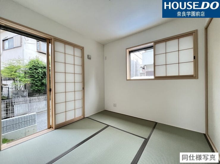 リビング横にある和室は、客間やキッズスペースとしても使える便利な空間です。