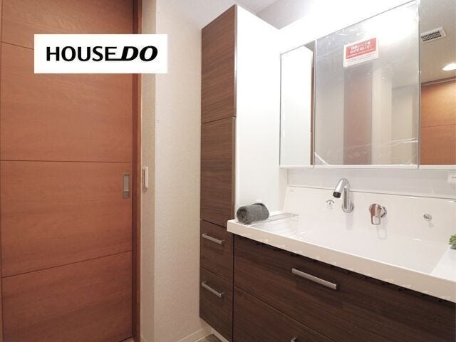 広々&収納豊富な洗面スペースです◎