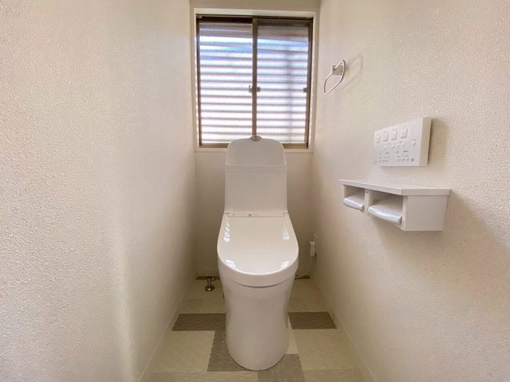 トイレットペーパーを常時2個設置できます。
これでペーパー切れも安心です。