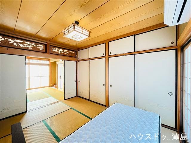 1階北側6帖和室。和室2部屋は続き間となっています。お正月やお盆、法事などの際は一つの広いお部屋としてお使いいただくこともできます。