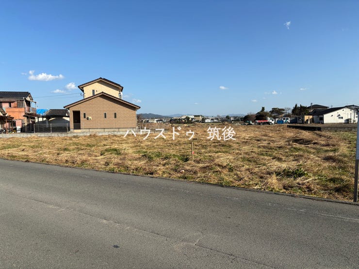 【外観】
開発道路幅員6mの新規分譲地。落ち着いた住宅地に全10区画のゆとりある街並みが誕生します。