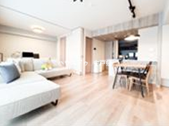 開放感のある広々リビングです