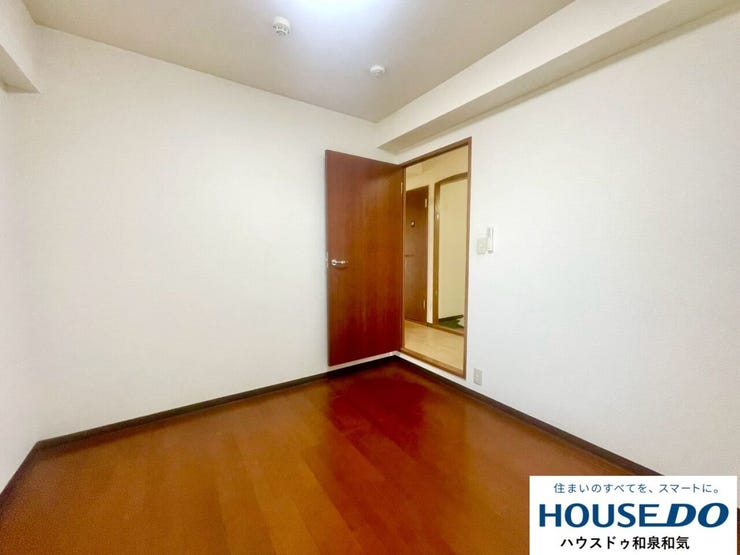 趣味やワークスペースなど、多彩に活用できる5.5帖の洋室です