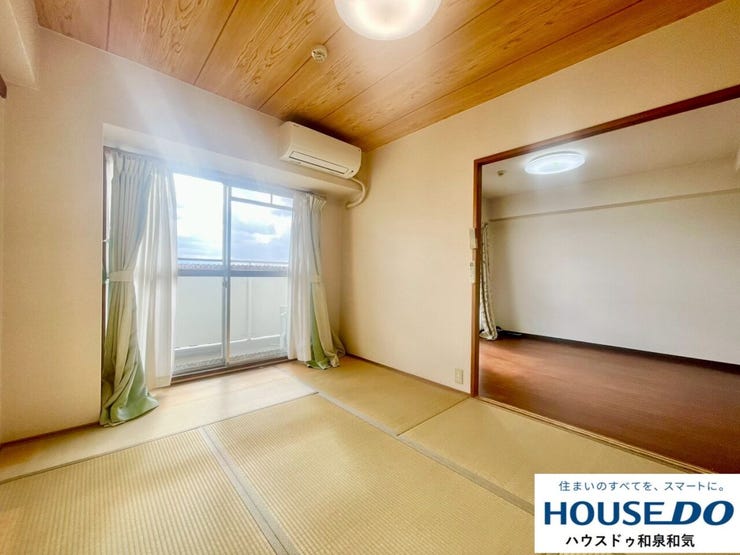 外の景色を眺めながら、のんびりと過ごせる和室です